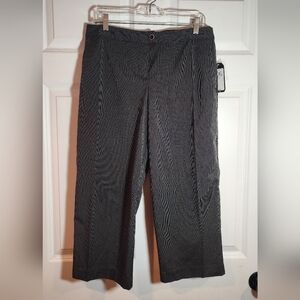 NWT Izod PerformX Stretch Black And White Striped Crop Golf Pants Size 10